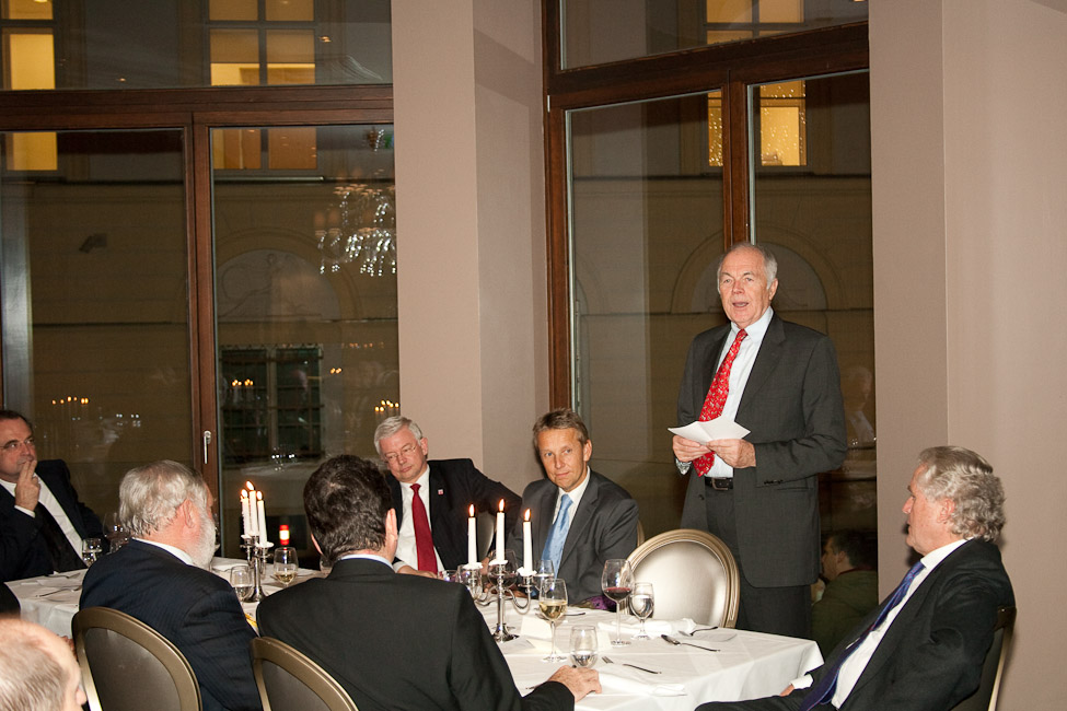 Lud zum internationalen Gedankenaustausch: Kurt Liedtke, Vorsitzender des Kuratoriums der Robert-Bosch-Stiftung (C) Robert-Bosch-Stiftung