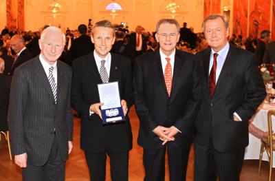 Jacques Rogge erhielt das "Goldene Ehrenzeichen mit dem Stern für Verdienste um die Republik Österreich", Patrick Hickey die Pierre-de-Coubertin-Medaille (C) GEPA pictures / Hans Oberländer