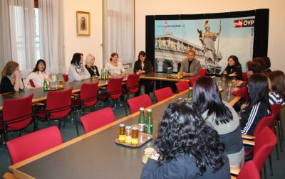 Auch das Thema Sport wurde diskutiert: Förderung von Mädchensport und Bewegung und Sport in der Schule sind Schwerpunkte meiner Arbeit als Sportstaatssekretär (c) StS Sport
