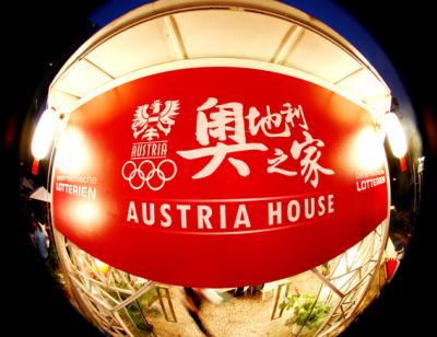 Das Österreich-Haus hat als Treffpunkt für Sport, Wirtschaft und Kultur bereits Tradition und kommt bei allen anderen Nationen immer gut an (C) GEPA pictures / Wolfgang Grebien