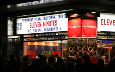 Wiener Gartenbaukino im Zeichen der Fußball-EURO: Die österreichisch-schweizerische Kurzfilmrolle "Eleven Minutes" feierte ihre Weltpremiere (C) Severin Dostal