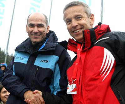 Sportstaatssekretär Reinhold Lopatka traf im Vorfeld der heutigen Sportministerkonferenz mit dem slowenischen Ministerpräsidenten Janez Jansa, der derzeit den EU-Präsidentschaftvorsitz führt, beim Weltcup-Finale in Planica (C) GEPA pictures / Doris Schlagbauer