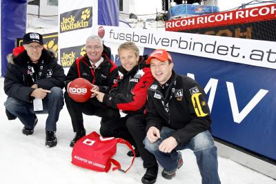 Sportdirektor Anton Innauer , "unser" neuer Botschafter der Leidenschaft Bürgermeister Thomas Müller und "Alex" Pointner im Ziel in Oberstdorf (C) GEPA pictures / Oskar Hoeher