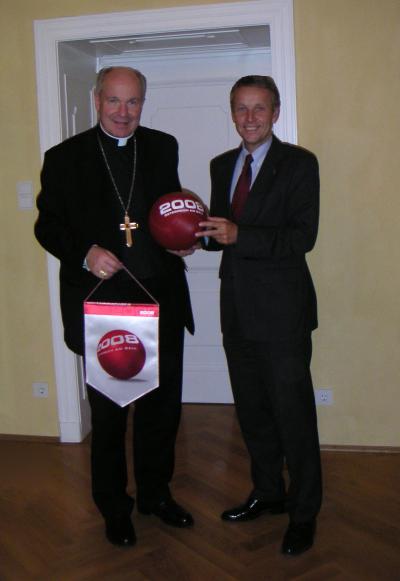 Kardinal Christoph Schönborn und die katholische Kirche unterstützen die EURO 2008 (C) StS Sport