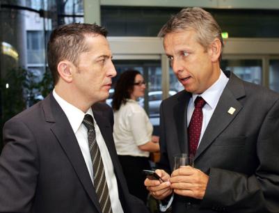 Im Gespräch mit ÖFB Vorstand Georg Pangl beim ÖFB Fussball Symposium (C) GEPA pictures / Günther R. Artinger