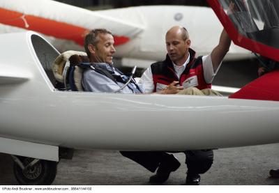 Im Gespräch mit Segelkunstflugpilot Konrad Zeiler (C) Andi Bruckner