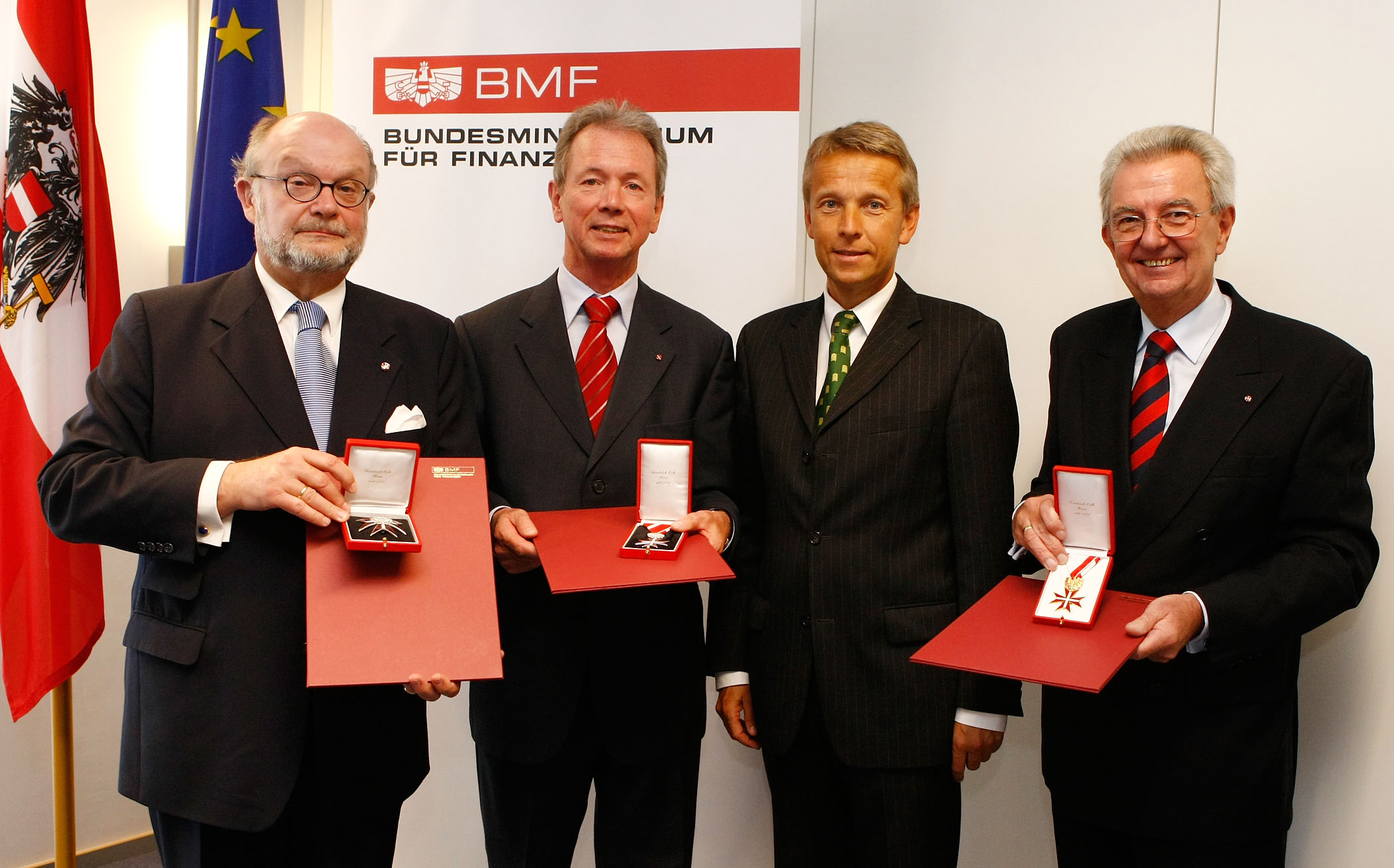 Mit den Ehrenzeichenträgern Johannes Martinek, Kurt Röck und Wolfgang Freuchtmüller (v.l.n.r.) (C) HBF