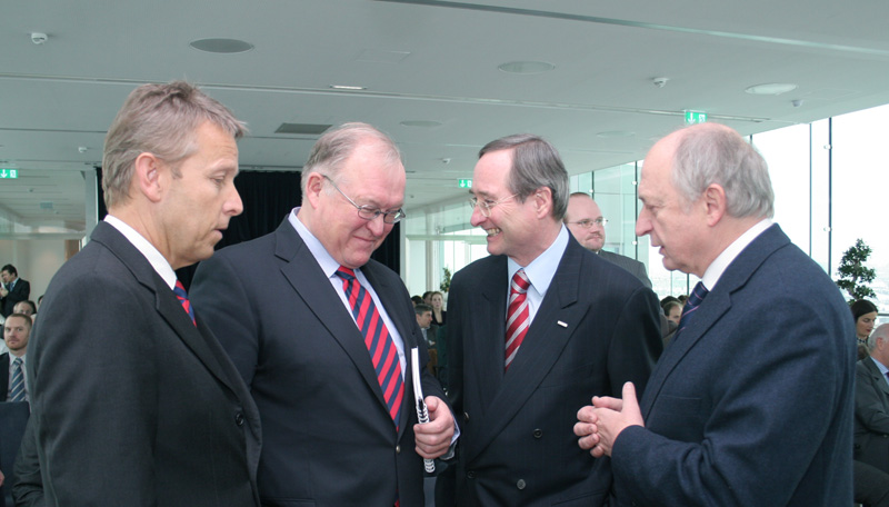Wir können von Schweden nur lernen: Gedankenaustausch mit Ex-Premier Göran Persson, WKO-Präsident Christoph Leitl und IHS-Direktor Bernhard Felderer (C) Wirtschaftskammer