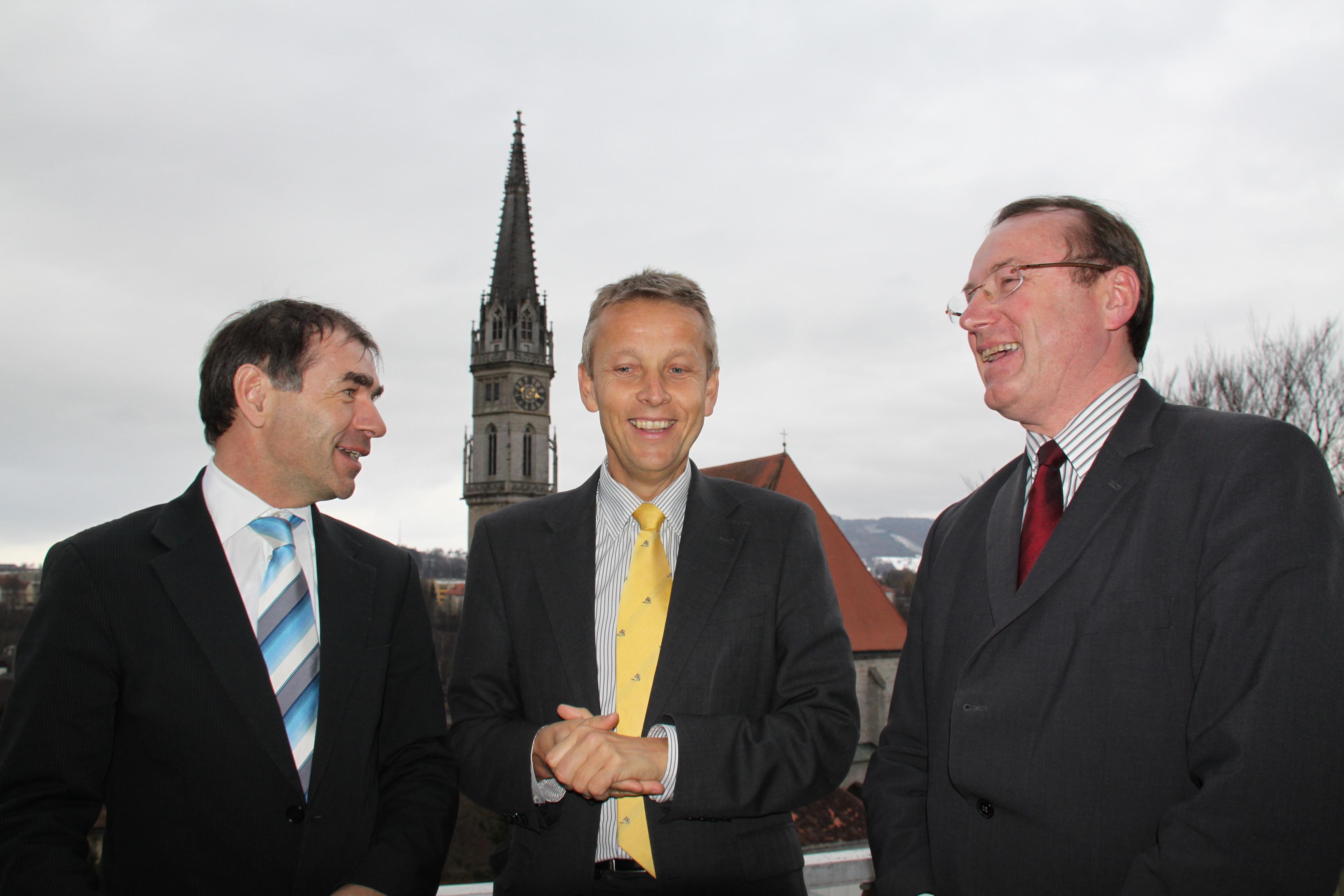 In Steyr mit Finanzamts-Vorstand Walter Littringer und Nationalratsabgeordneten Johann Singer (C) Sven Pöllauer