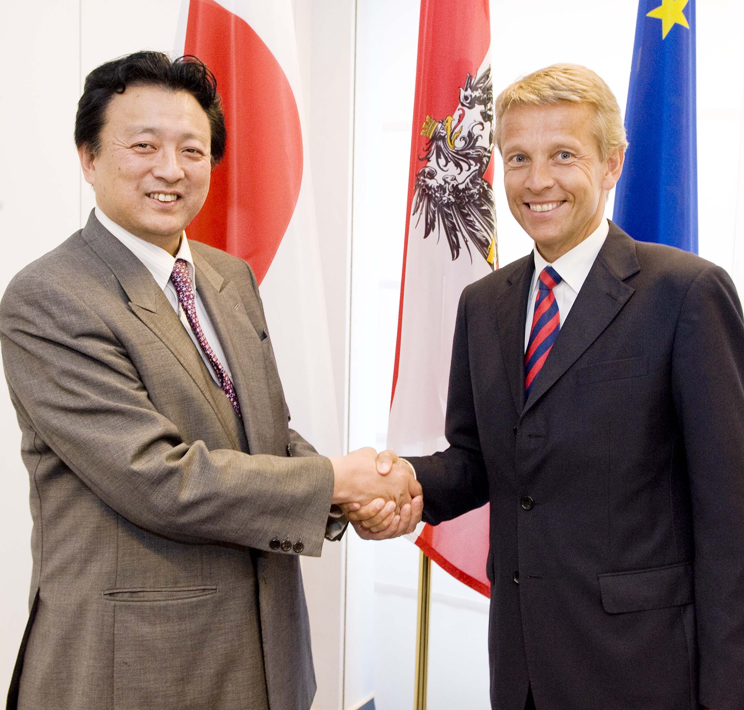 Mit dem japanischen Vize-Innenminister Shu Watanabe (C) HBF