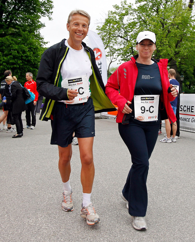 Laufen für den guten Zweck: mit Kanzlergattin Matina Ludwig-Faymann (C) Sporthilfe