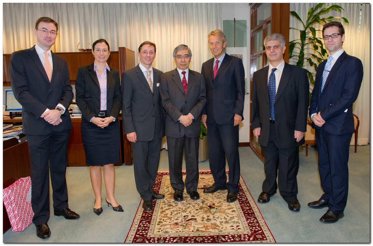 Präs. Kuroda (ADB), Botschafter Donko, Wirtschaftsdelegierter Volker Ammann, Wirtschaftsdel.stellv. Isabel Schmiedbauer