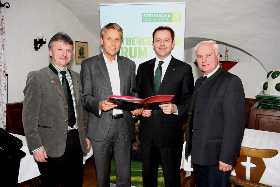 Gemeinsam mit LAbg. Hubert Lang und Kammerobmann Johann Reisinger begrüßte ich Bundesminister Niki Berlakovich