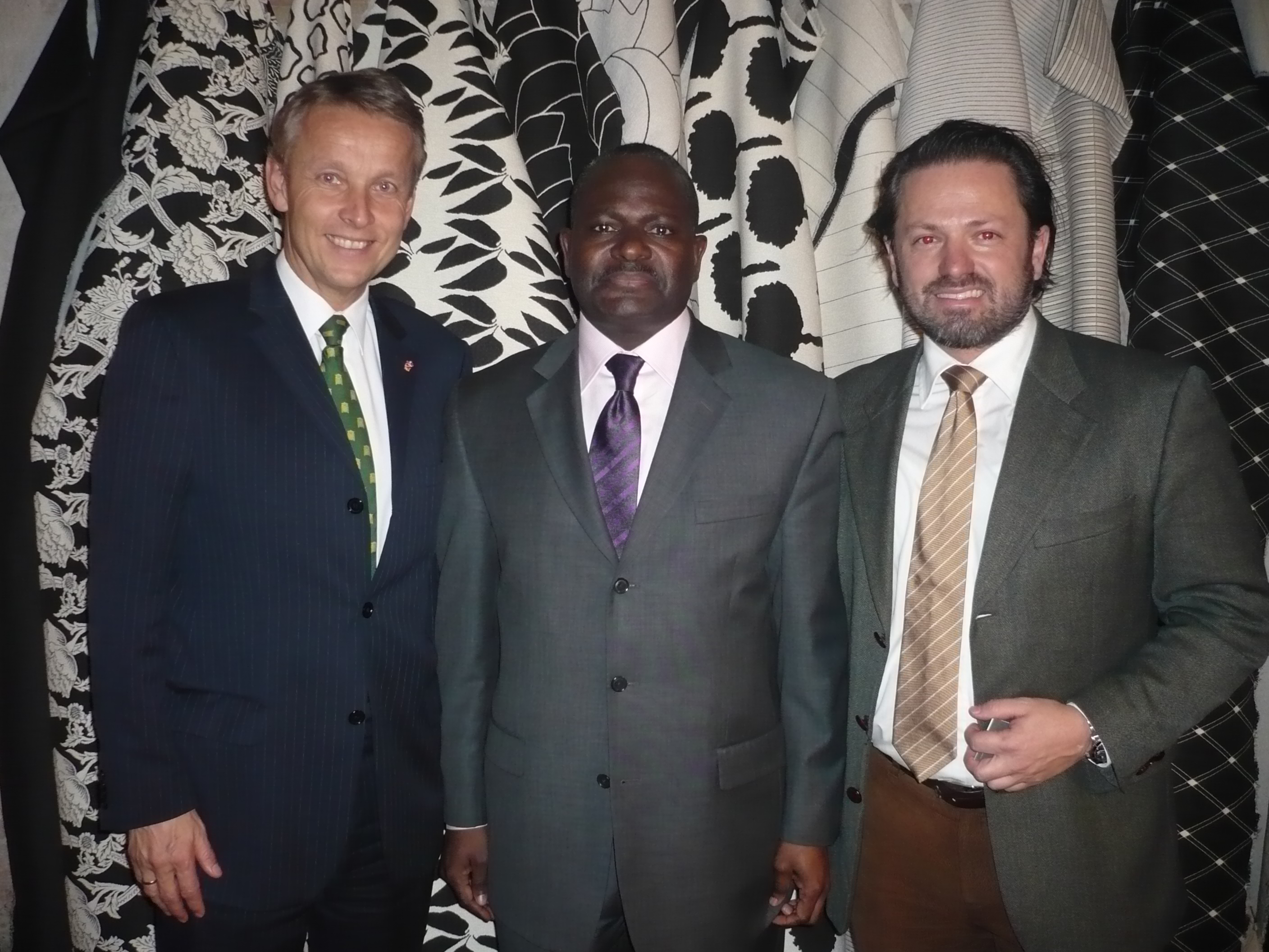 Mit Botschafter Carlos Dos Santos und Honorarkonsul Karl Hans Polzhofer (C) Cercle Diplomatique Steinböck