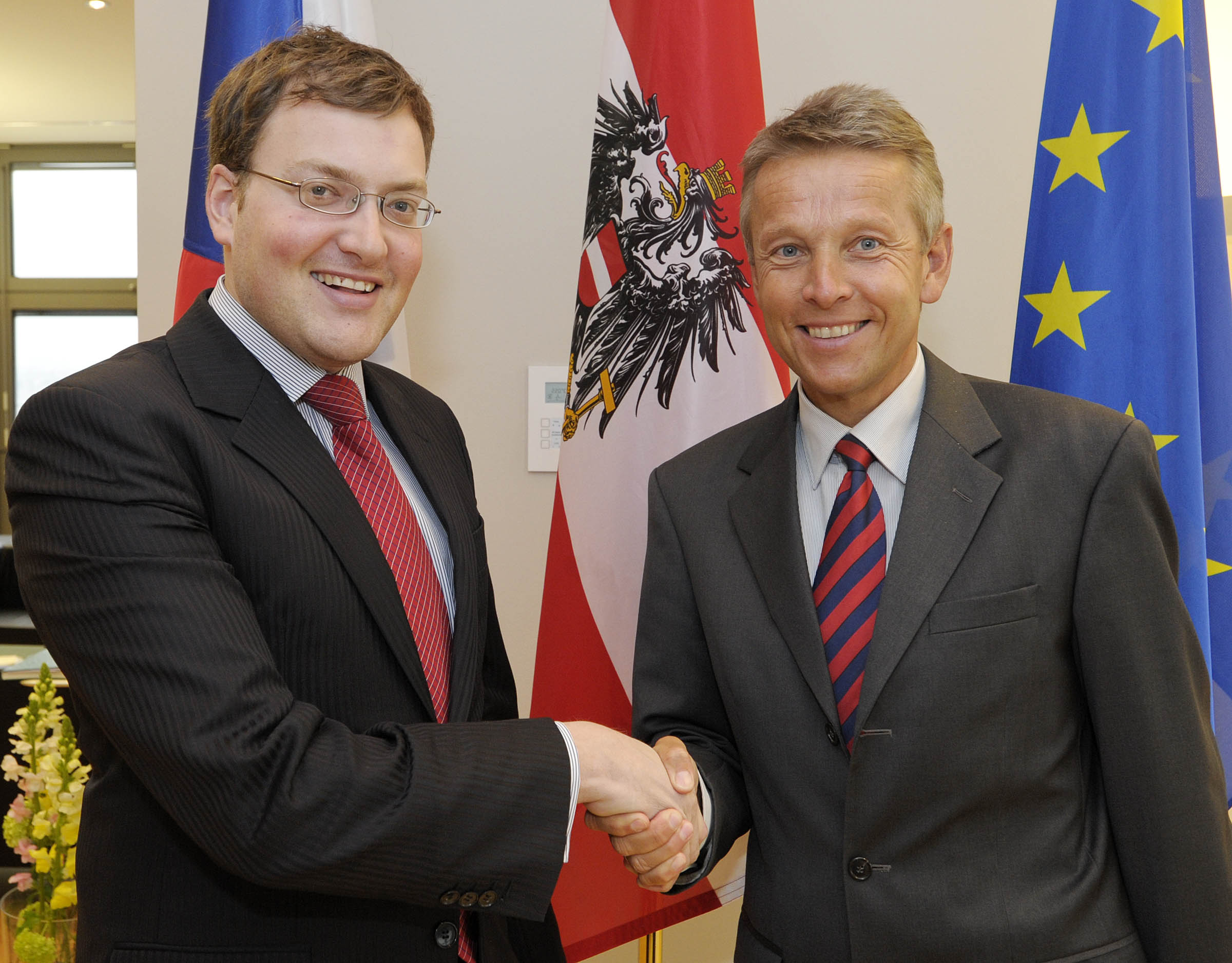 Bilaterale Gespräche mit Tschechiens Europa-Staatssekretär Vojtech Belling (C) HBF