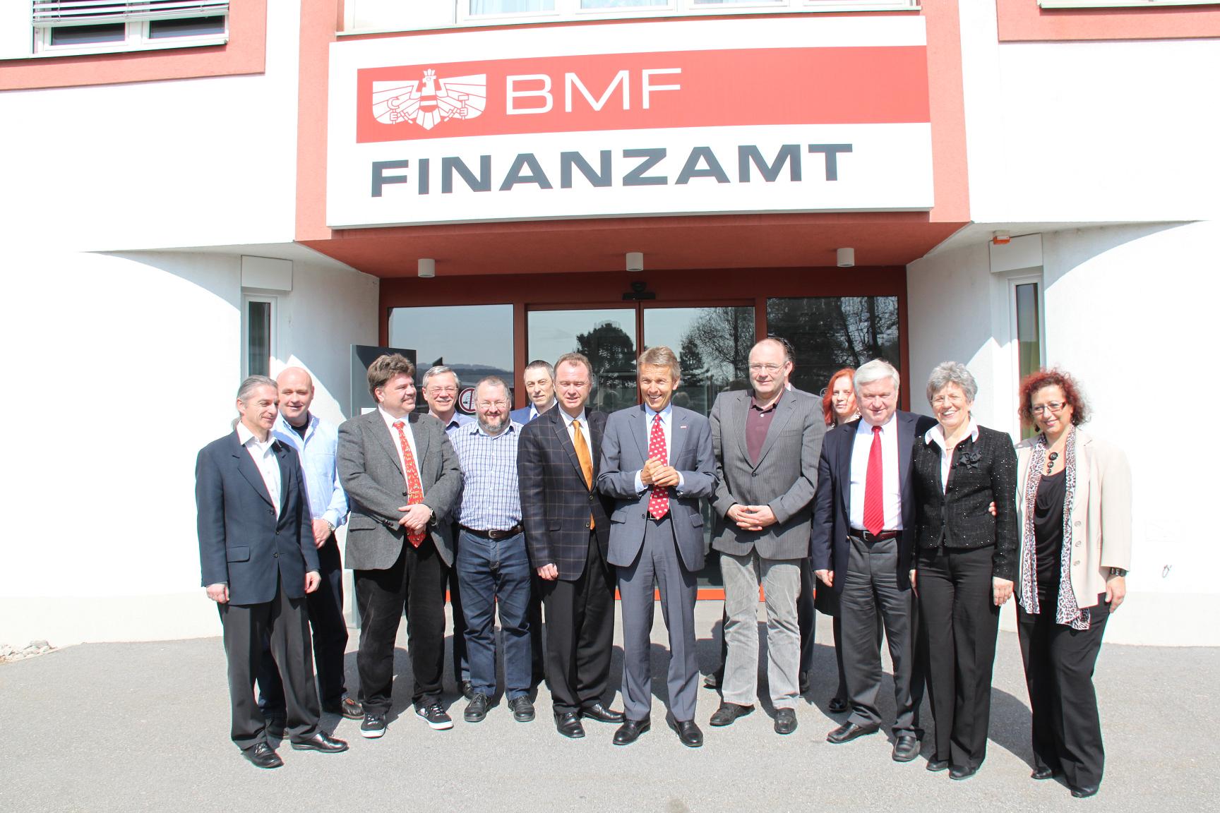 ZU Besuch im Finanzamt Mödling (C) Sven Pöllauer