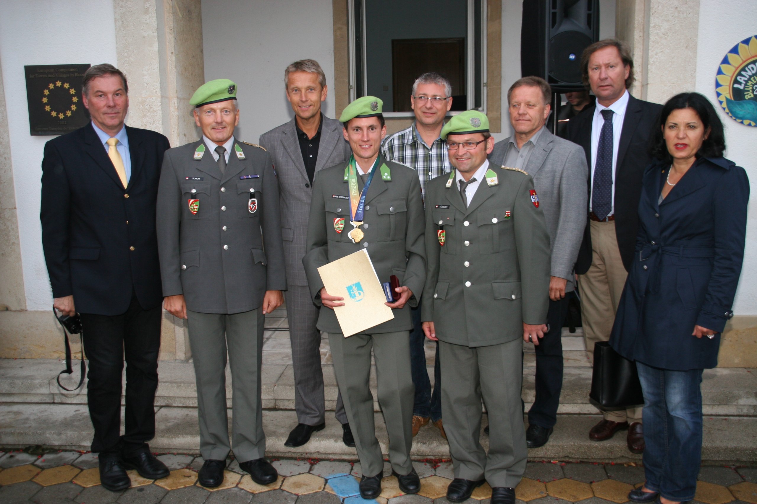 v.li. Bm Bartsch Leo, Vzlt Schuh Richard, NAbg. Lopatka Reinhold, Zgf Kerschbaumer Gernot, VizeBm Pickl Thomas, Vzlt Kössler Markus, VizeBm Prenner Gerhard, Bm LAbg. Maczek Kurt, LAbg. Gottweis Andrea