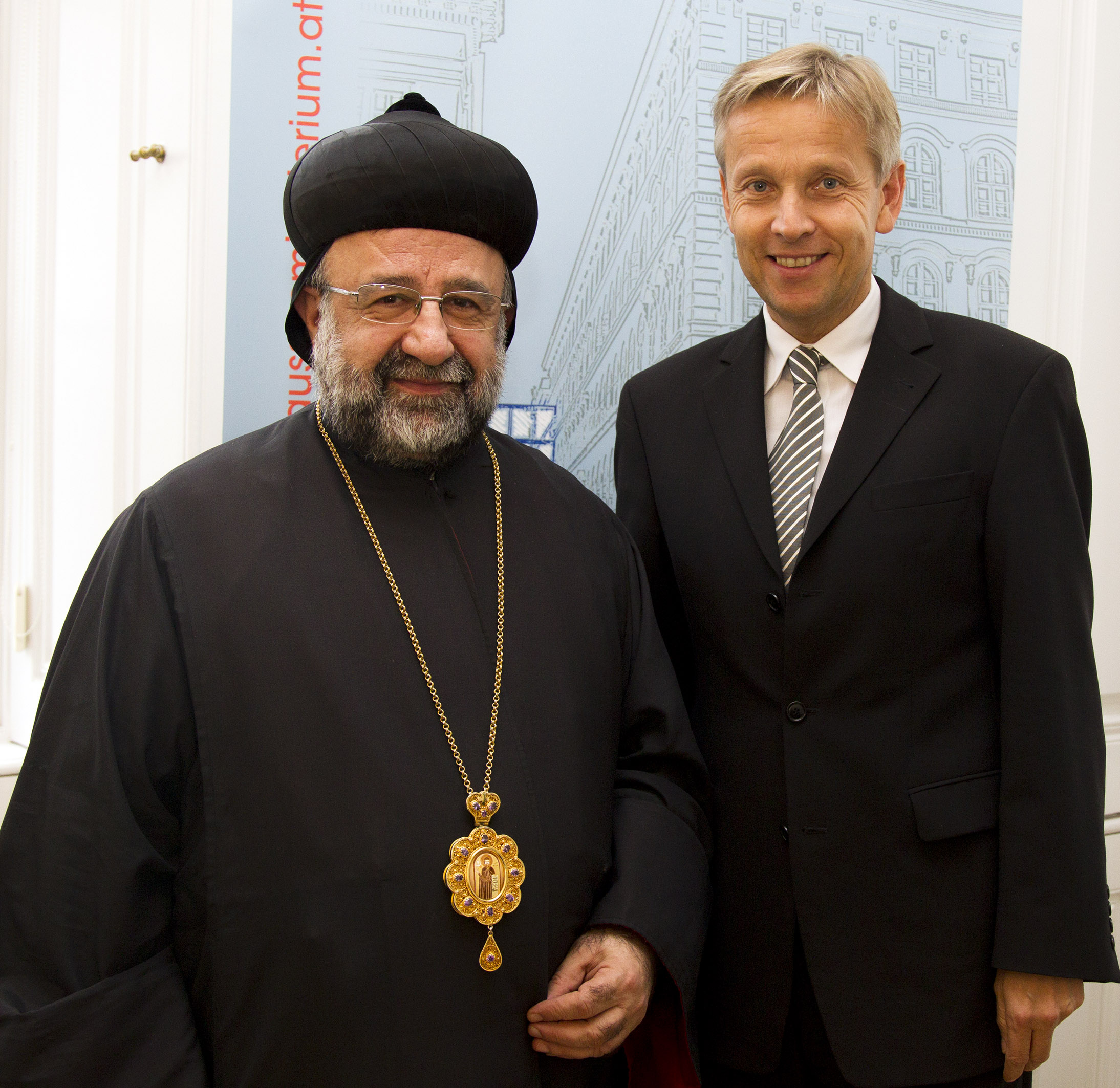 Foto © BMEIA,  StS Lopatka und Erzbischof Mar Gregorios Yohanna Ibrahim, Metropolit der syrisch-orthodoxen Kirche von Aleppo