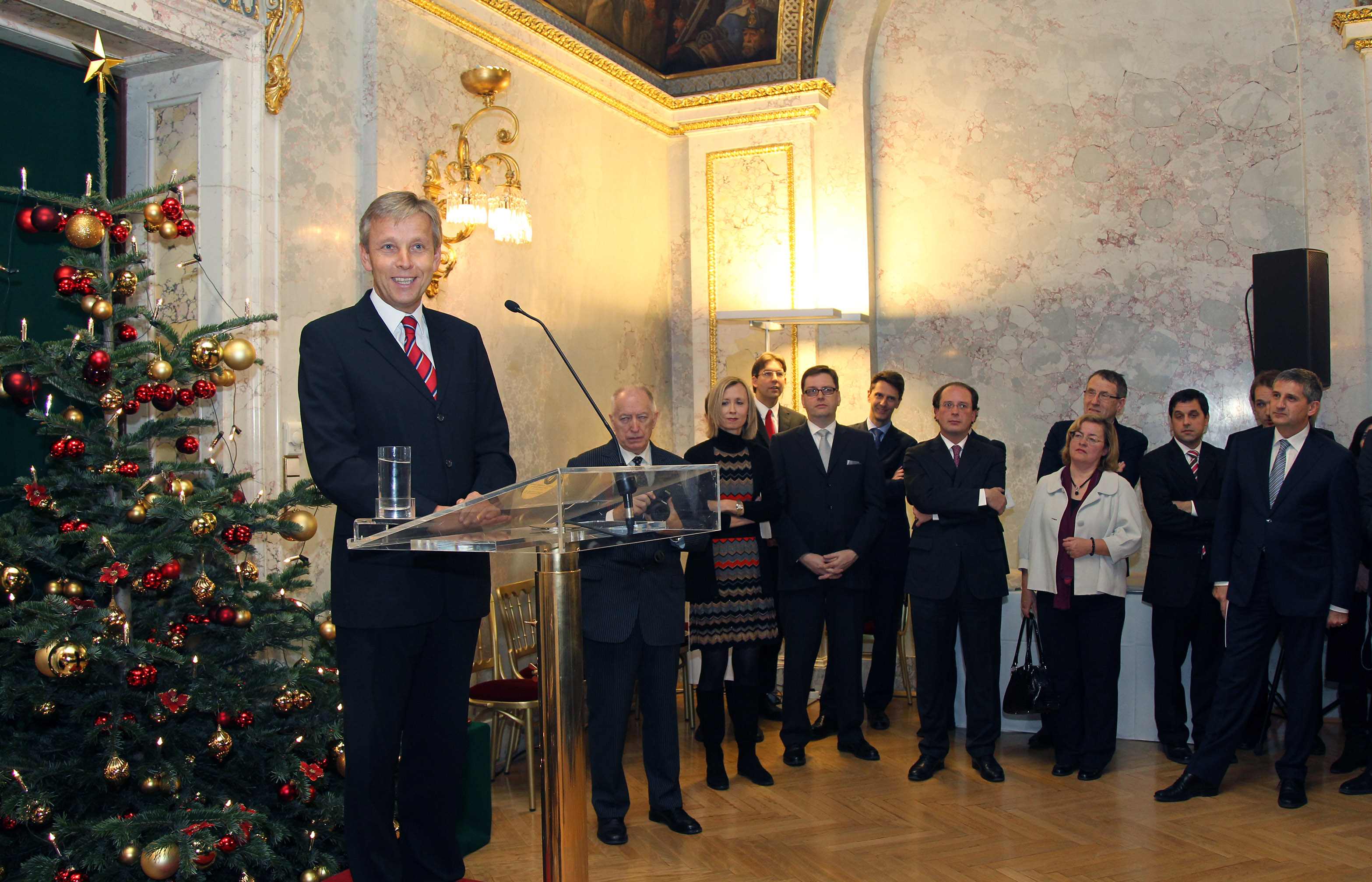 (c) BMEIA, STS Lopatka bei der Weihnachtsfeier des BMEIA