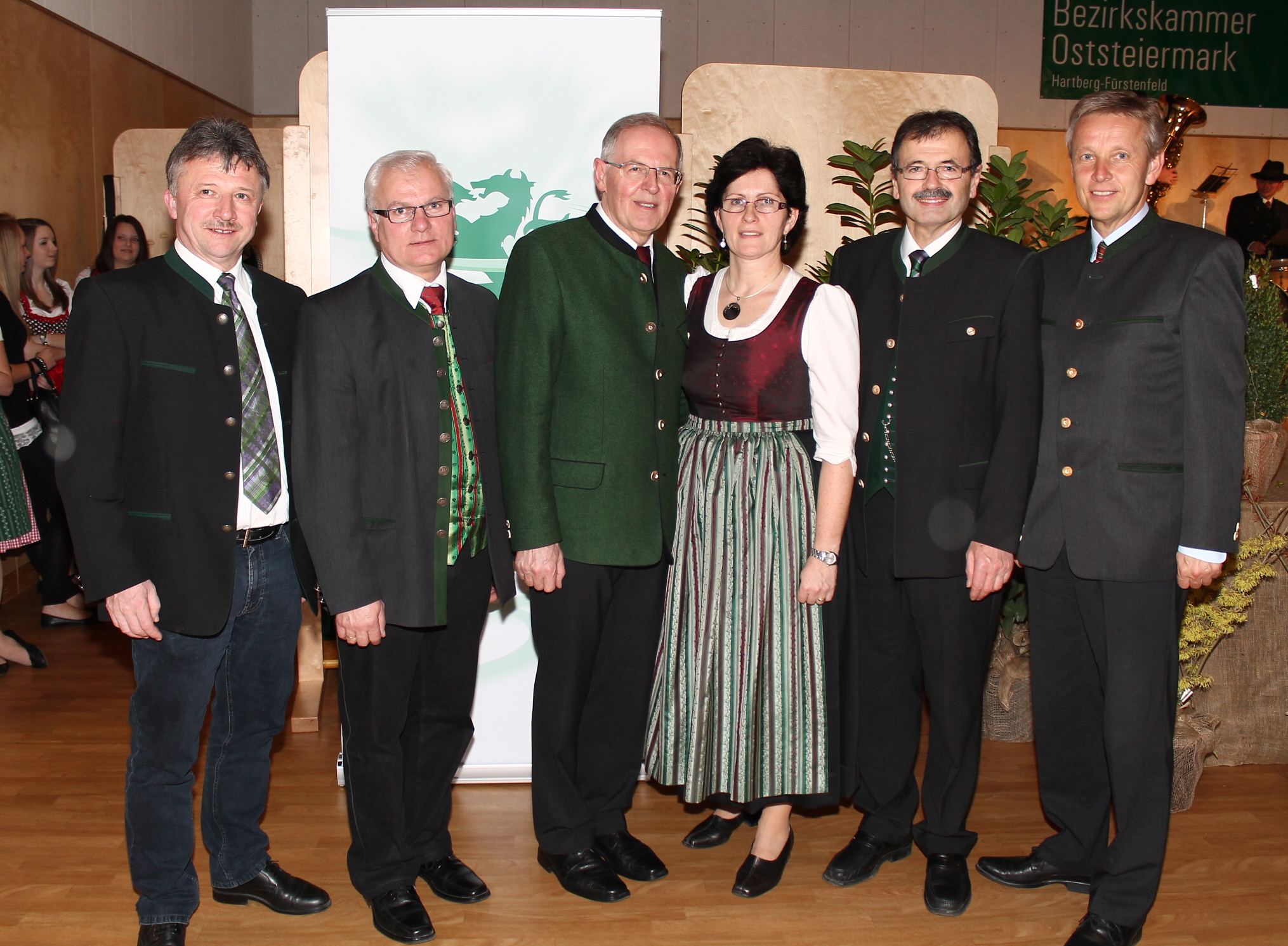 (c) BMEIA, StS Lopatka und Kammerobmann Johann Reisinger und Bezirksbäuerin Maria Haas mit hochrangigen Ehrengästen