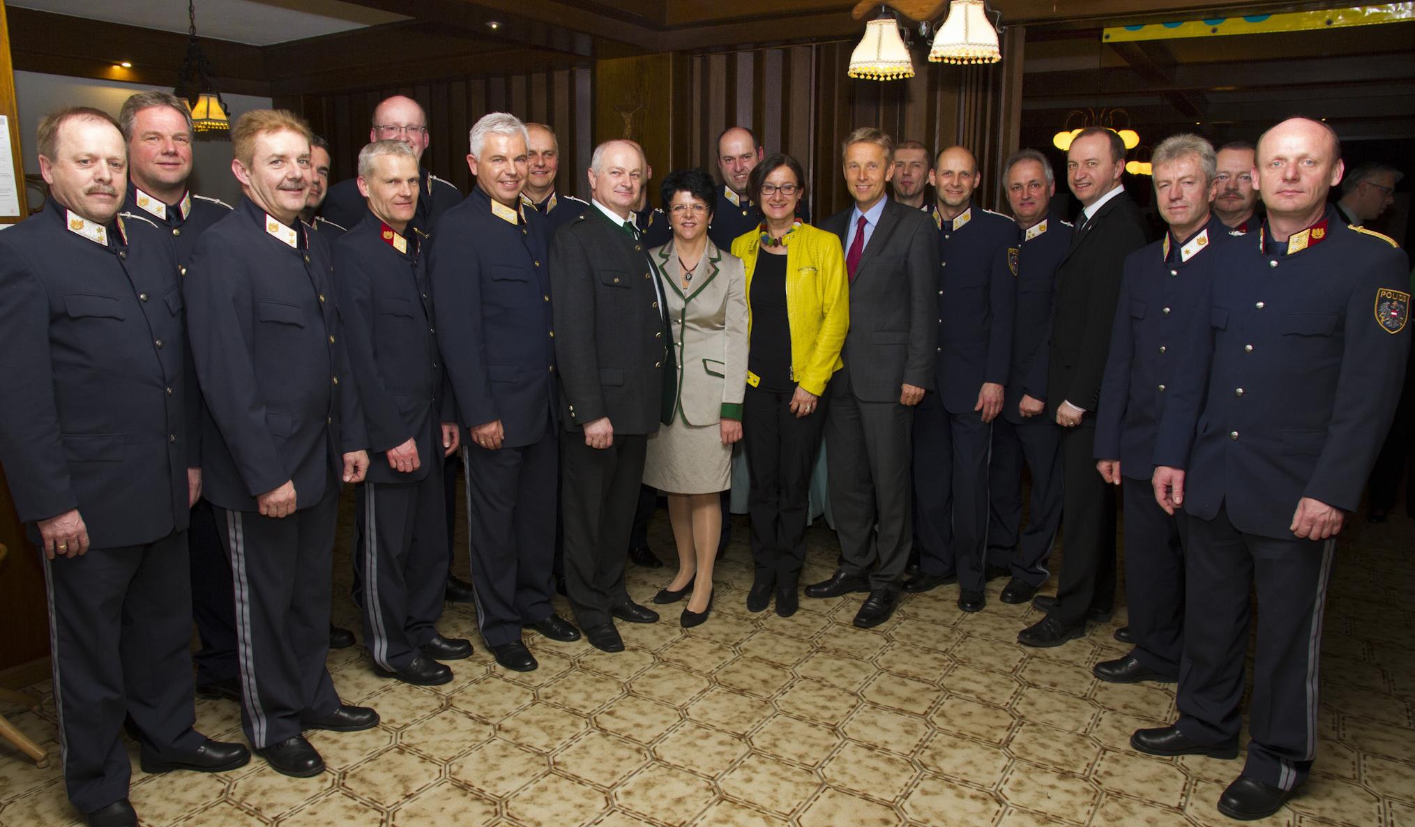 (c) BMEIA, Franz Brauchard, Waltraud Schwammer, BM Johanna Mikl-Leitner, STS Reinhold Lopatka und Konrad Kogler (v.l.).