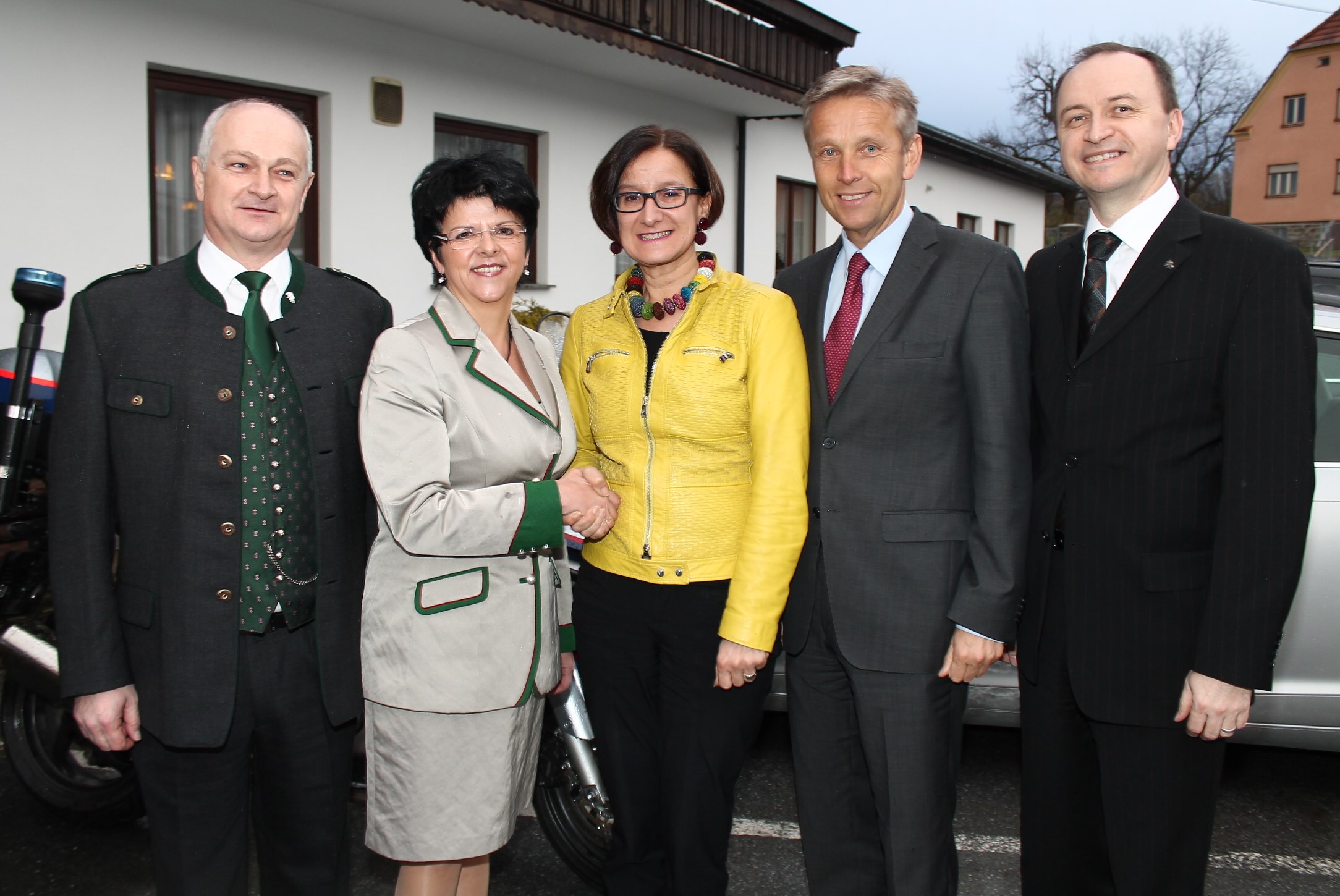 (c) BMEIA, BM Johanna Mikl-Leitner, STS Reinhold Lopatka mit der Landespolizeidirektion der Steiermark