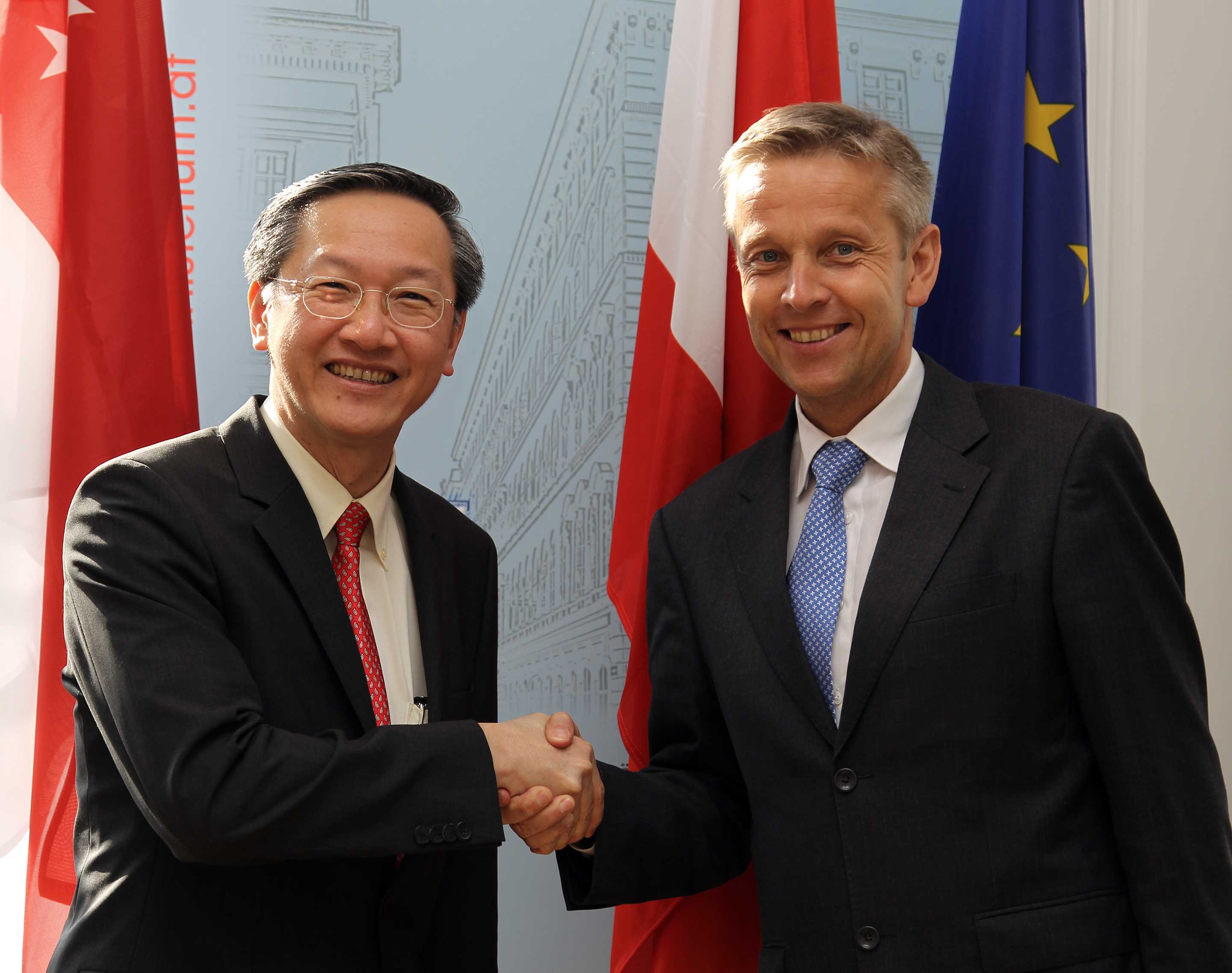 (c) STS Loptaka trifft Staatssekretär Sam Tan von Singapur für Arbeitsgespräche