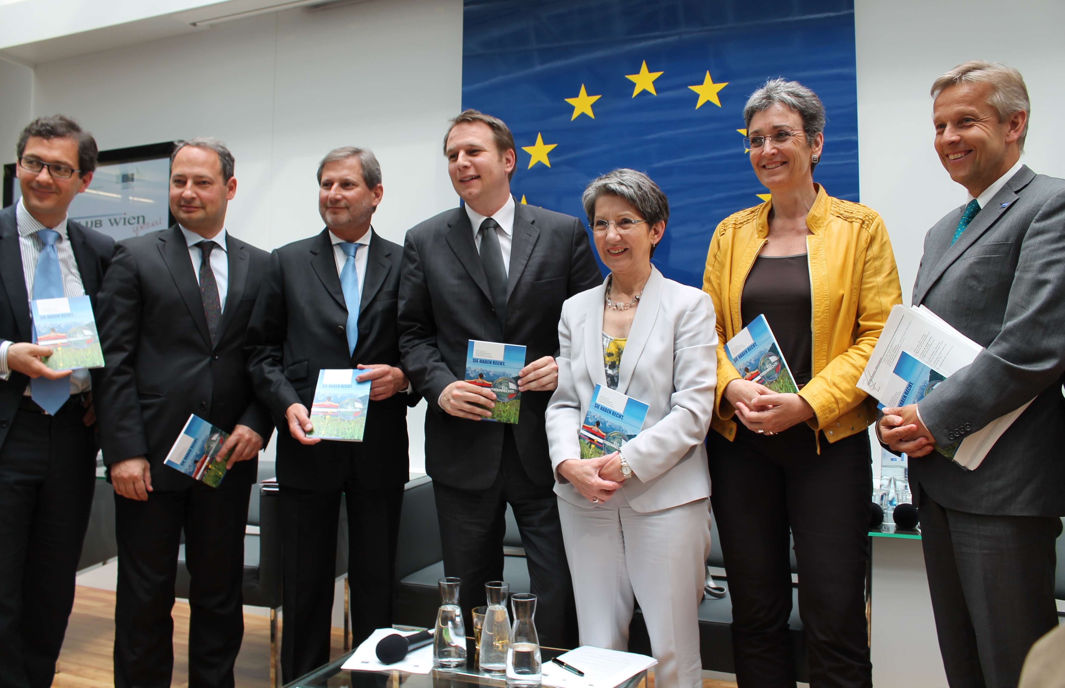 (c) BMEIA, Diskussionsveranstaltung im Europahaus in Wien mit Nationalratspräsidentin Barbara Prammer, EU-Kommissar Johannes Hahn, Finanzstaatssekretär Andreas Schieder und die Europaparlamentsabgeordnete Ulrike Lunaceck und STS Lopatka