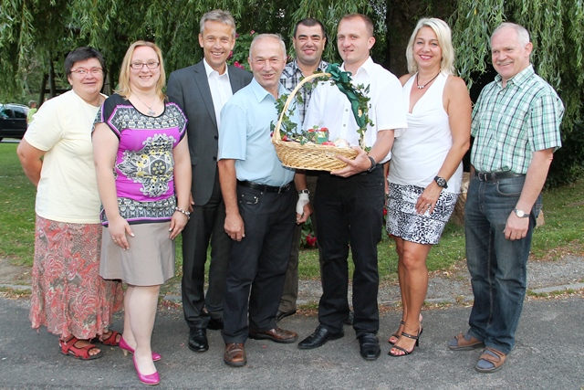 (c) BMeiA; StS Lopatka mit dem Team der ÖVP Greinbach